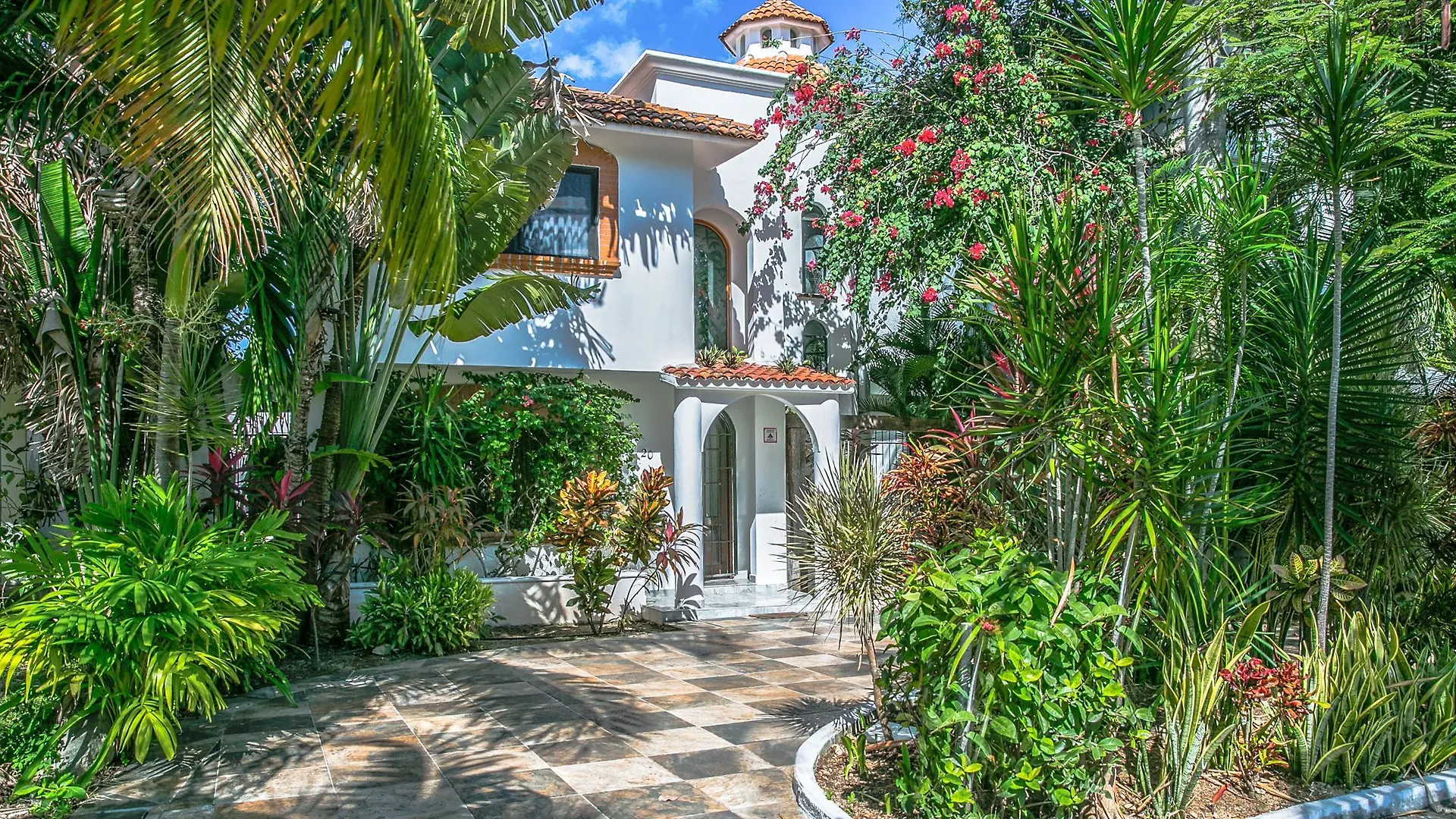 Villa Compound Playa del Carmen