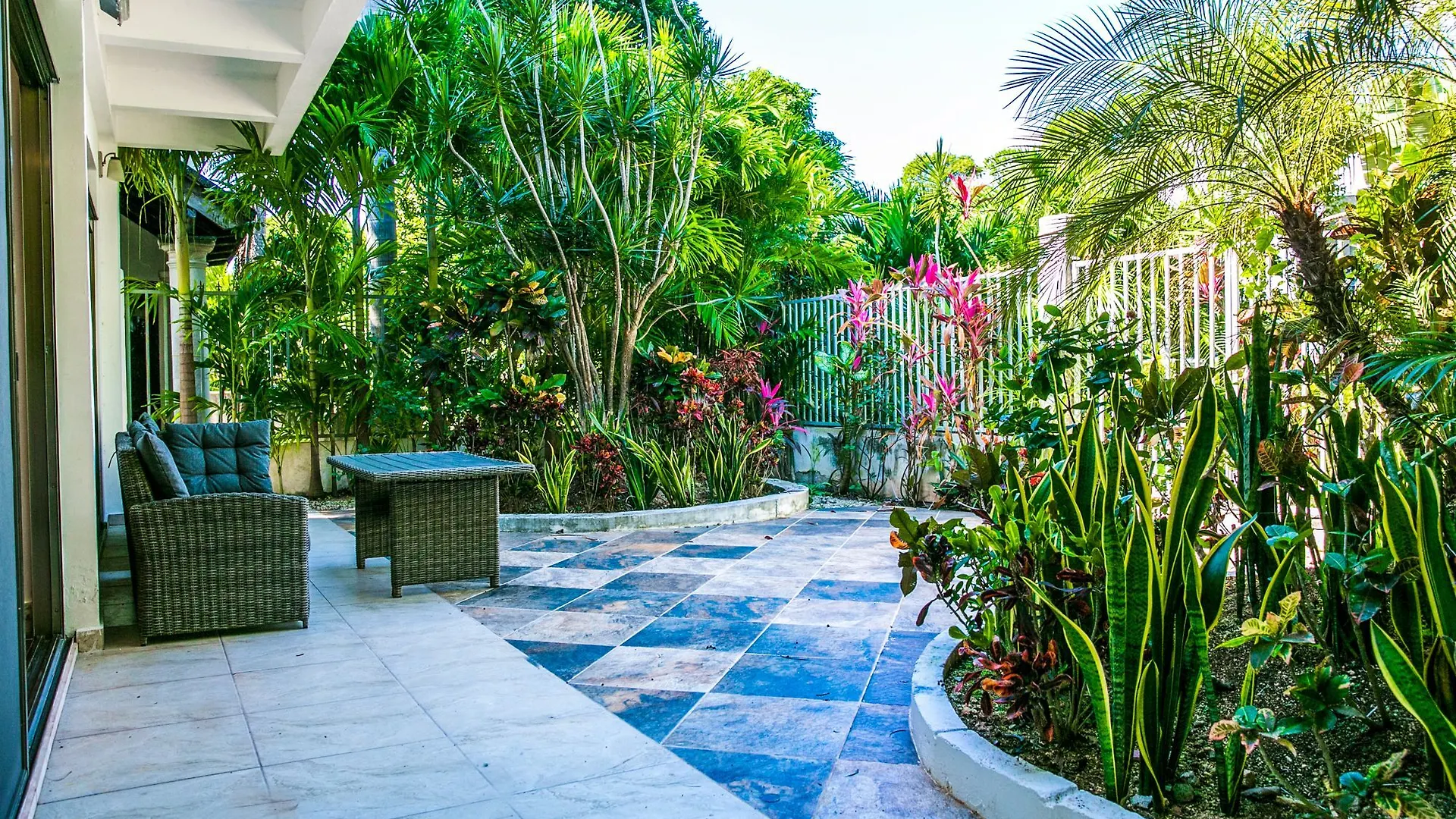 Villa Compound Playa del Carmen